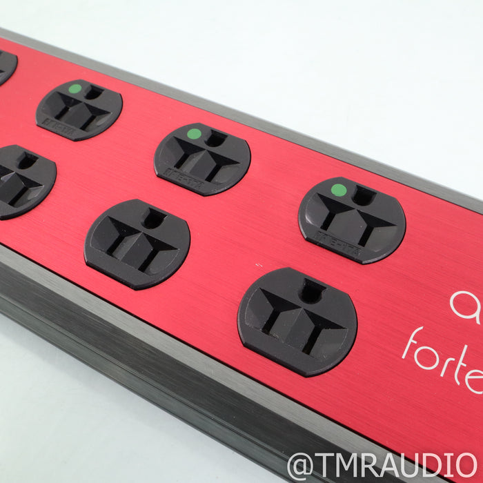 Audience forte V8 AC Power Line Conditioner w/ F3 powerChord (Open Box)