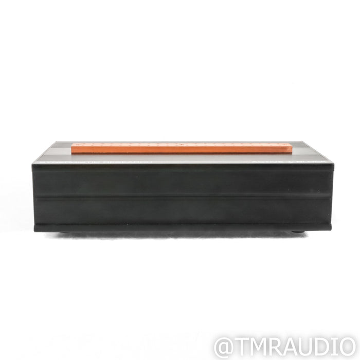 Synergistic Research Active Ground Block SE; w/ Foundation SX Power Cable