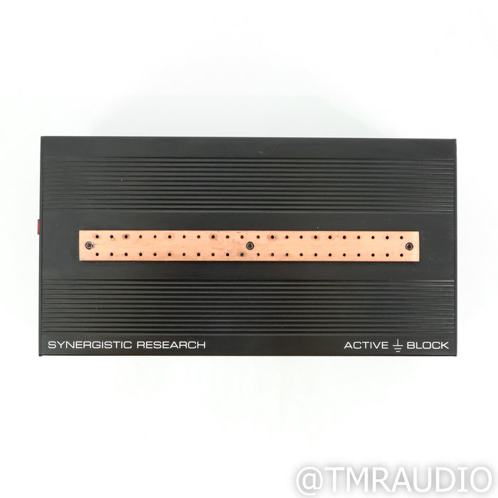 Synergistic Research Active Ground Block SE; w/ Foundation SX Power Cable