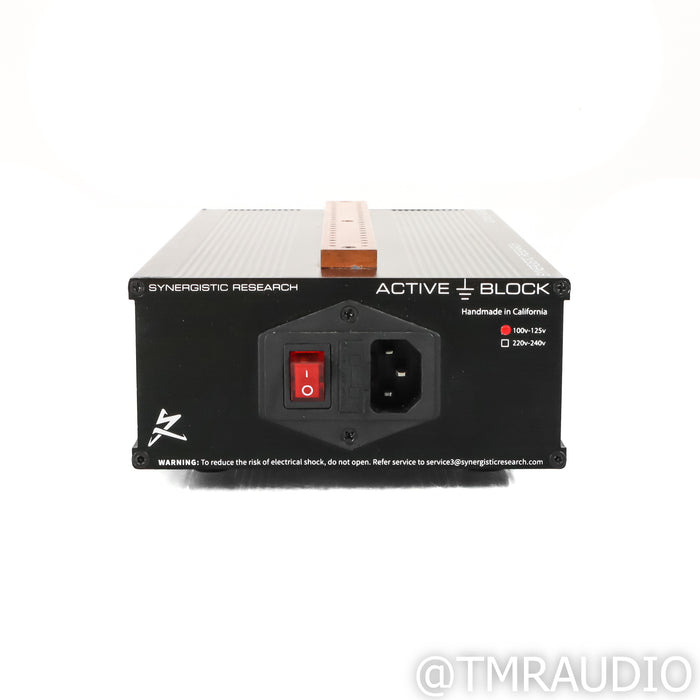 Synergistic Research Active Ground Block SE; w/ Foundation SX Power Cable
