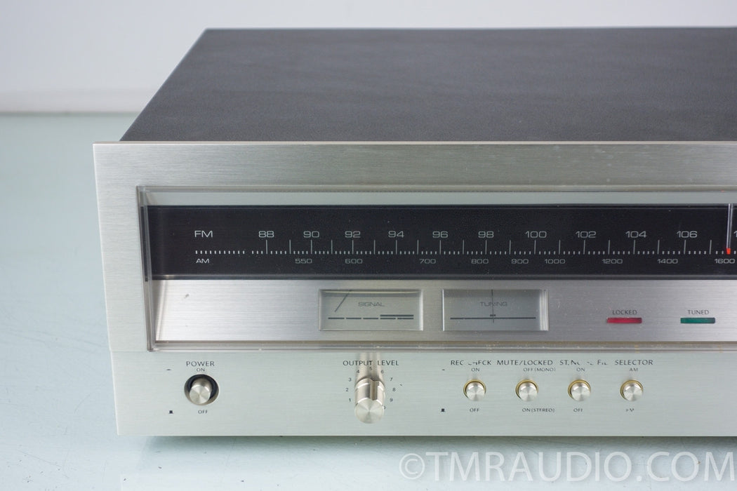 Onkyo T-9 Vintage AM / FM Stereo Tuner