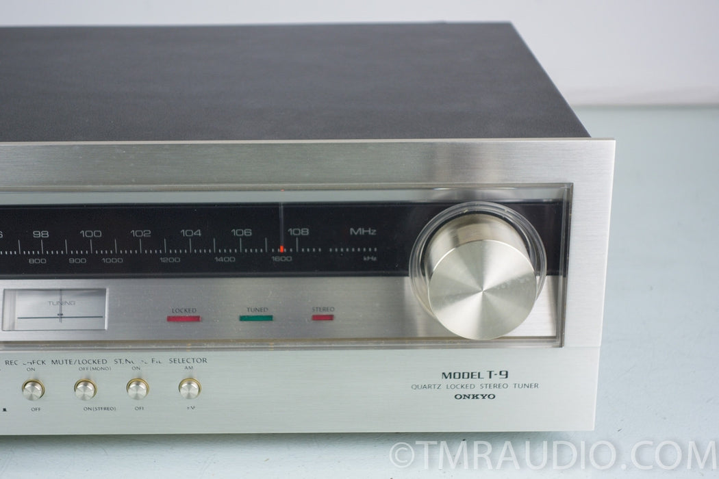 Onkyo T-9 Vintage AM / FM Stereo Tuner