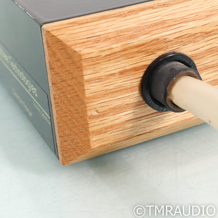 Bybee Technologies Quantum Charger; Wood