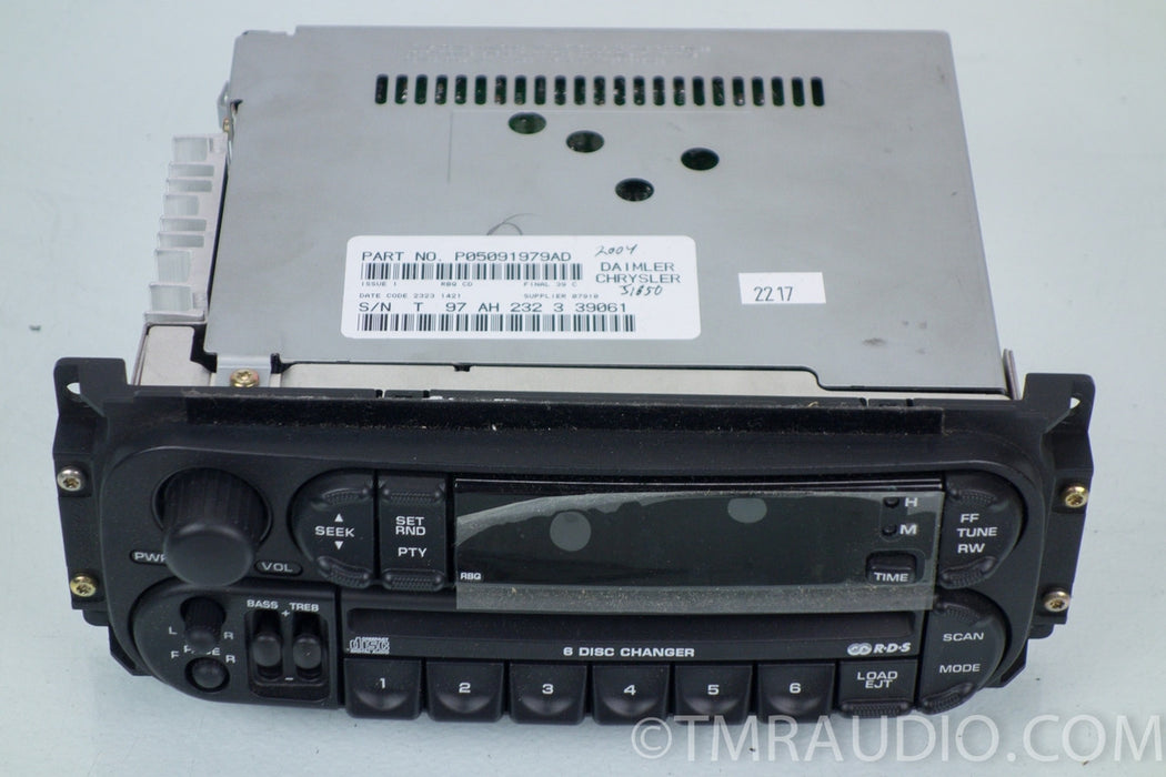 Chrysler / Mopar AM / FM 6CD Radio P05091979AD