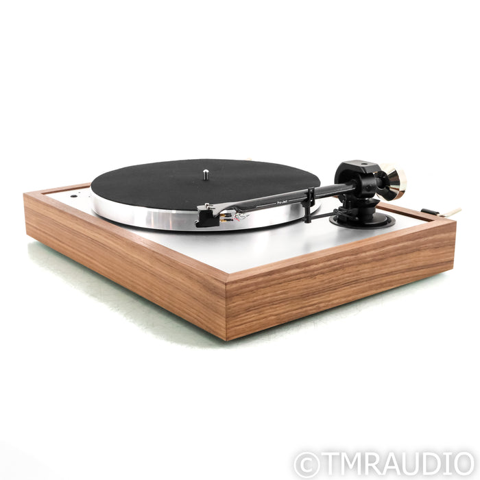Pro-Ject The Classic EVO Belt-Drive Turntable with Sumiko Amethyst MM Cartridge