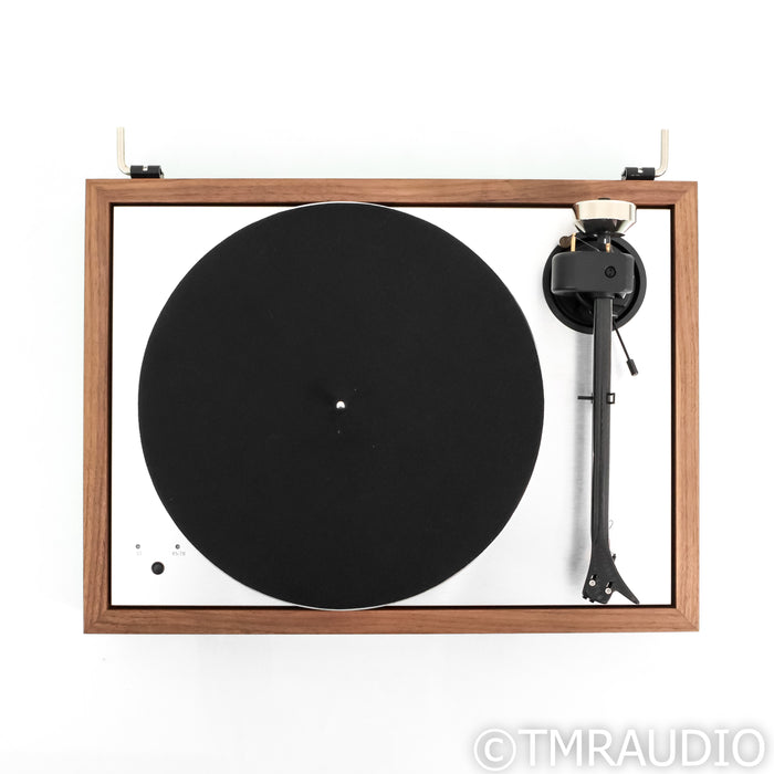 Pro-Ject The Classic EVO Belt-Drive Turntable with Sumiko Amethyst MM Cartridge