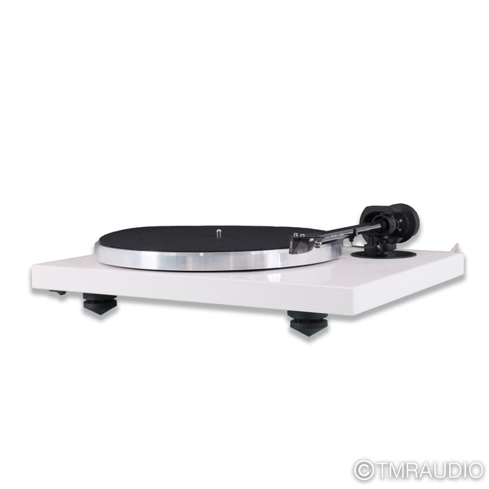 Pro-Ject 1-Xpression Carbon Classic Belt Drive Turntable; Ortofon 2M Silver MM