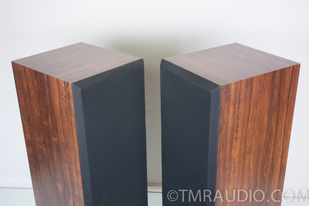 B&W DM330 Speakers
