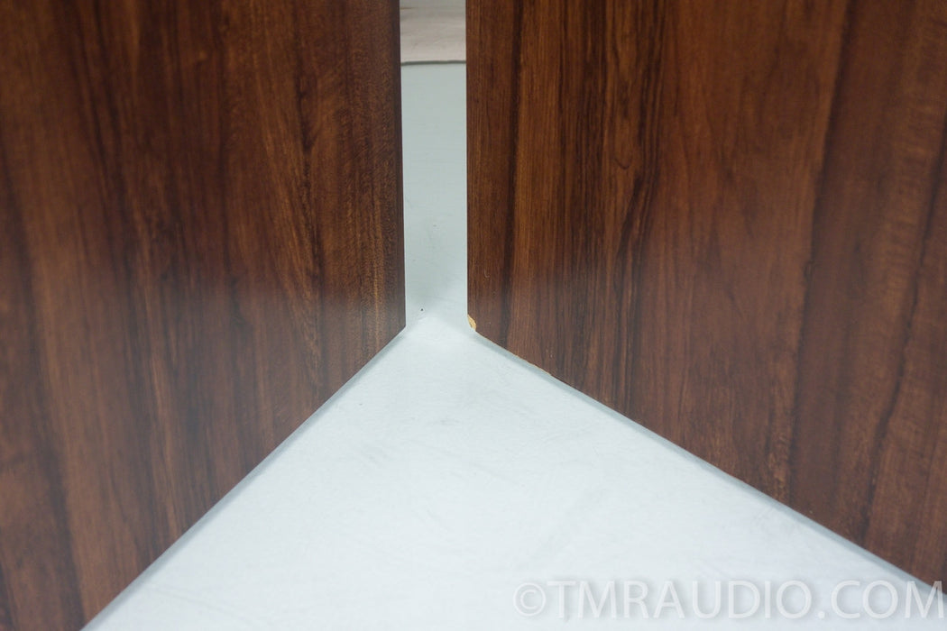 B&W DM330 Speakers