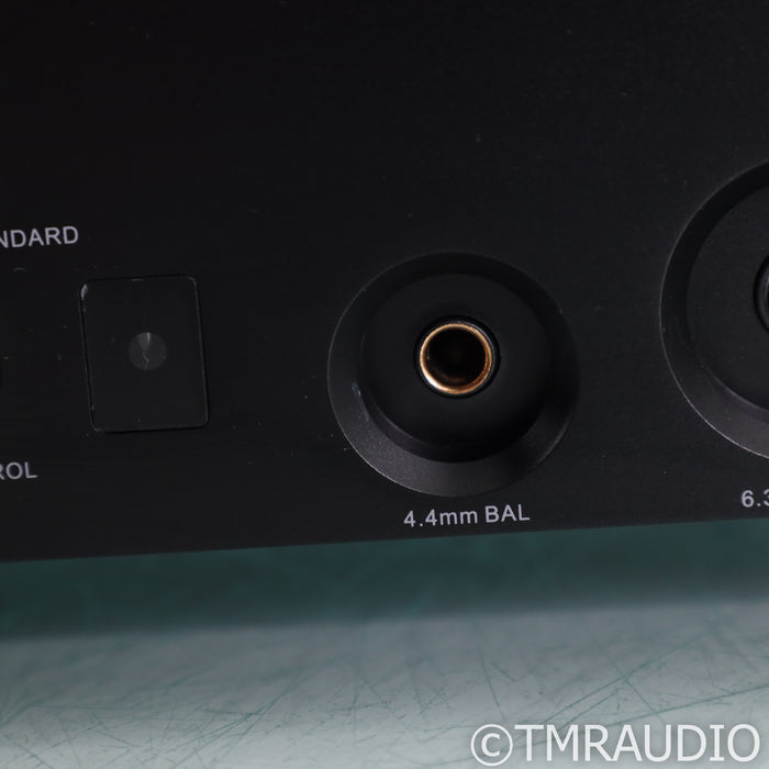 Questyle Audio Engineering CMA Twelve Headphone Amplifier (Demo w/ Warranty)