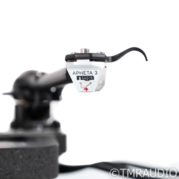 Rega Planar 8 Belt-Drive Turntable; Apheta 3 MC Cartridge