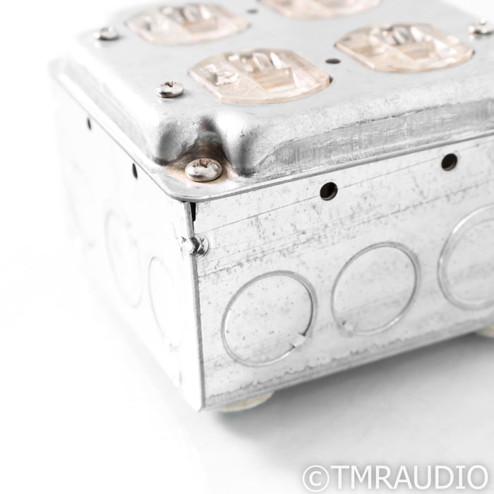 VH Audio Hot Box Power Distributor; 1m AC Cord; 4 Outlets