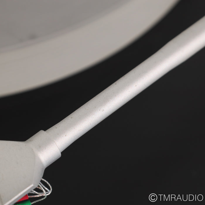 VPI Scout Belt Drive Turntable; Dynavector DV-20X2H MC Cartridge