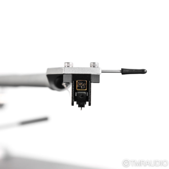 VPI Scout Belt Drive Turntable; Dynavector DV-20X2H MC Cartridge