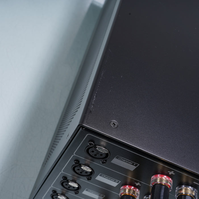 SAE 8300 Eight Channel Power Amplifier