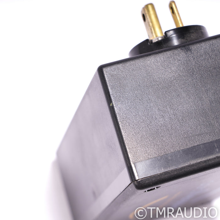 Adept Response aR1p AC Power Line Conditioner