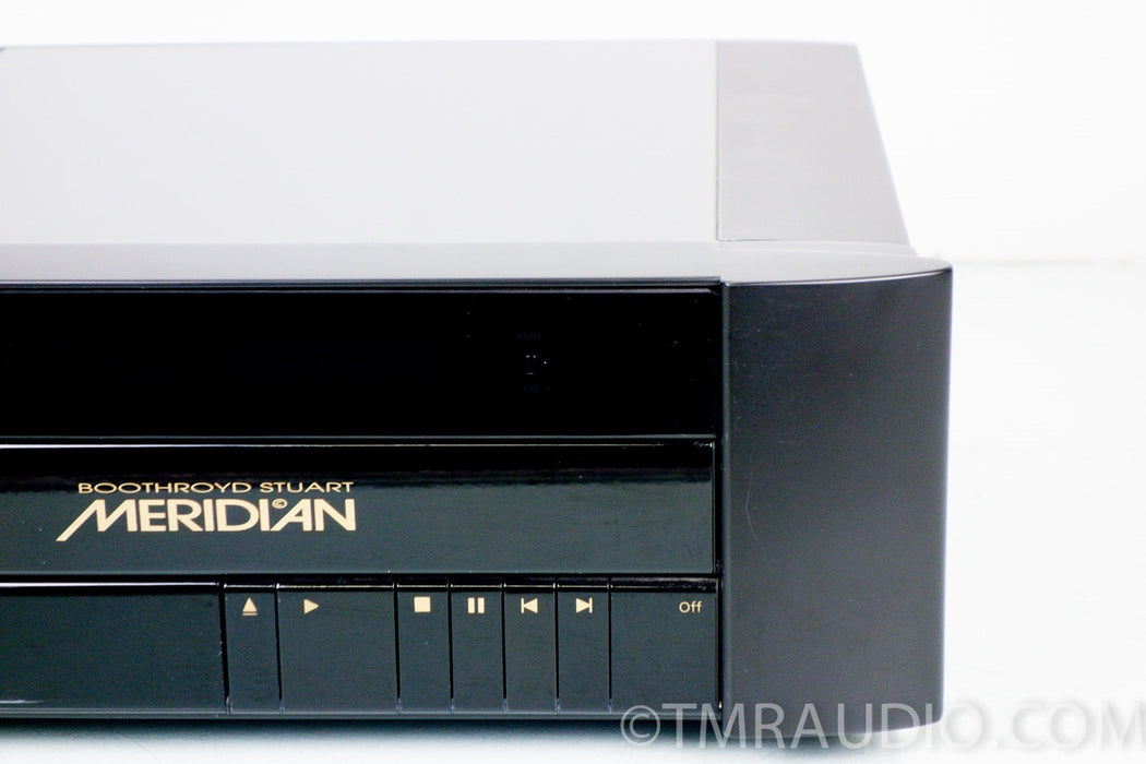 Meridian 800 v.2 CD / DVD Player / Transport / Preamplifier in Factory Box