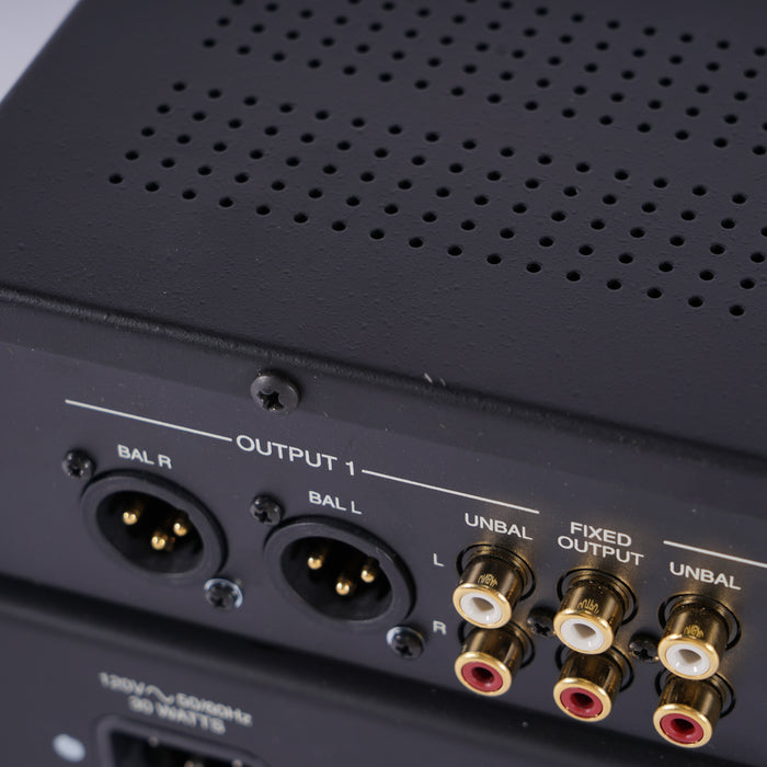 McIntosh C47 Stereo Preamplifier; MM / MC Phono