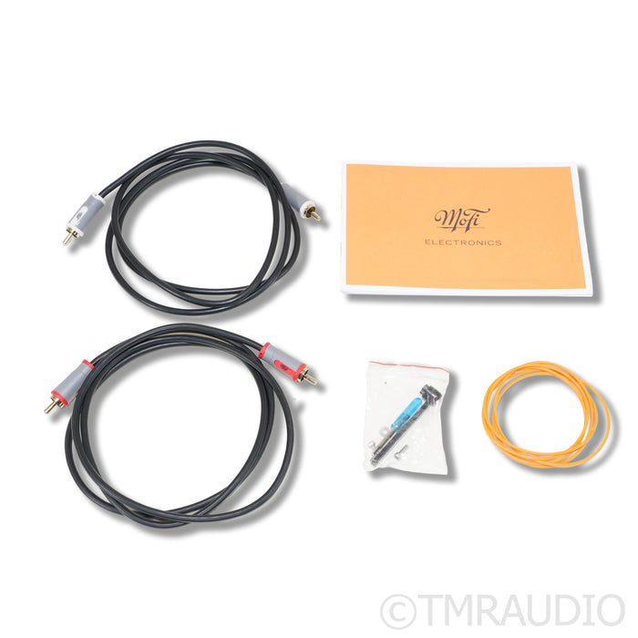 MoFi Electronics Ultradeck+ Belt Drive Turntable; MasterTracker MM Cartridge