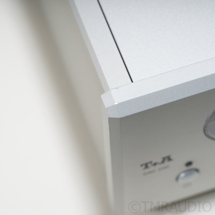 T+A DAC 200 DAC / Preamplifier; D/A Converter