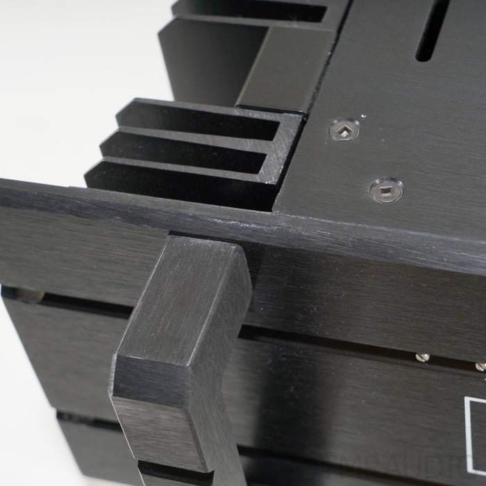 Bryston 4B ST Stereo / Mono Power Amplifier