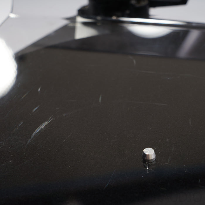 Rega Planar 8 Belt-drive Turntable with Rega Apheta 3 MC Cartridge