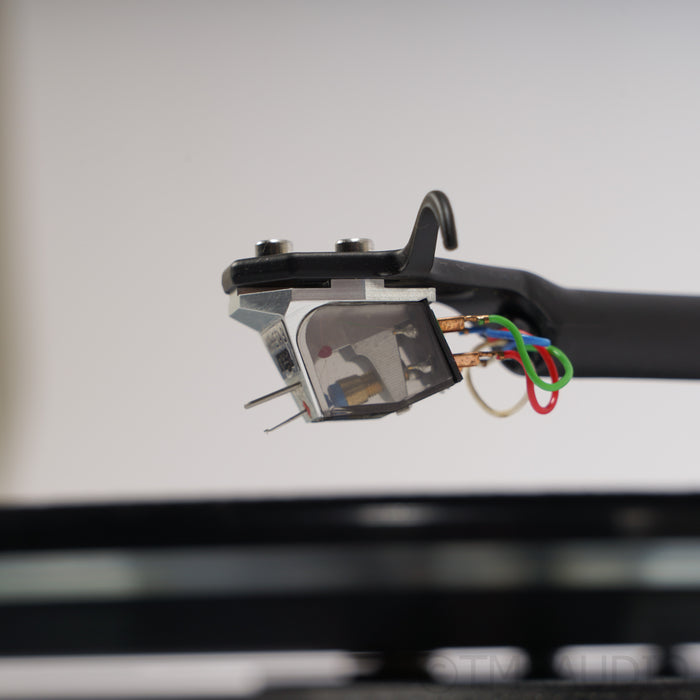 Rega Planar 8 Belt-drive Turntable with Rega Apheta 3 MC Cartridge