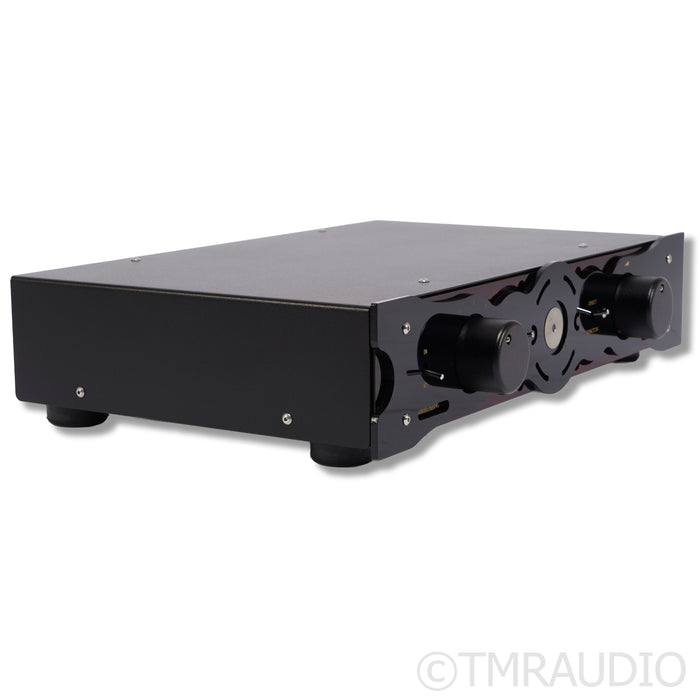 Angela-Gilbert Yeung C310 Stereo Preamplifier