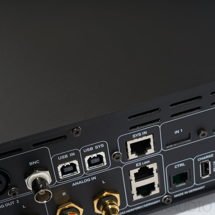 T+A DAC 200 D/A Converter