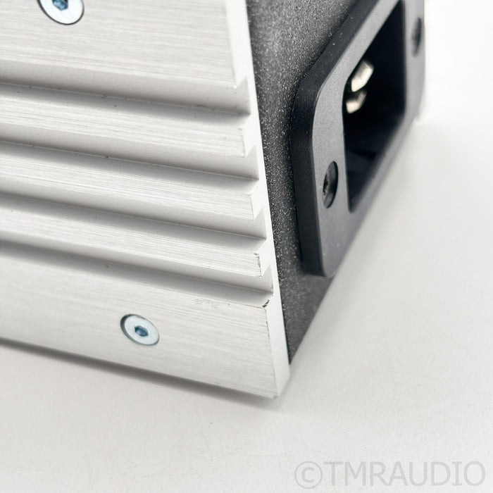 IsoTek EVO3 Syncro Uni DC Blocker AC Power Conditioner
