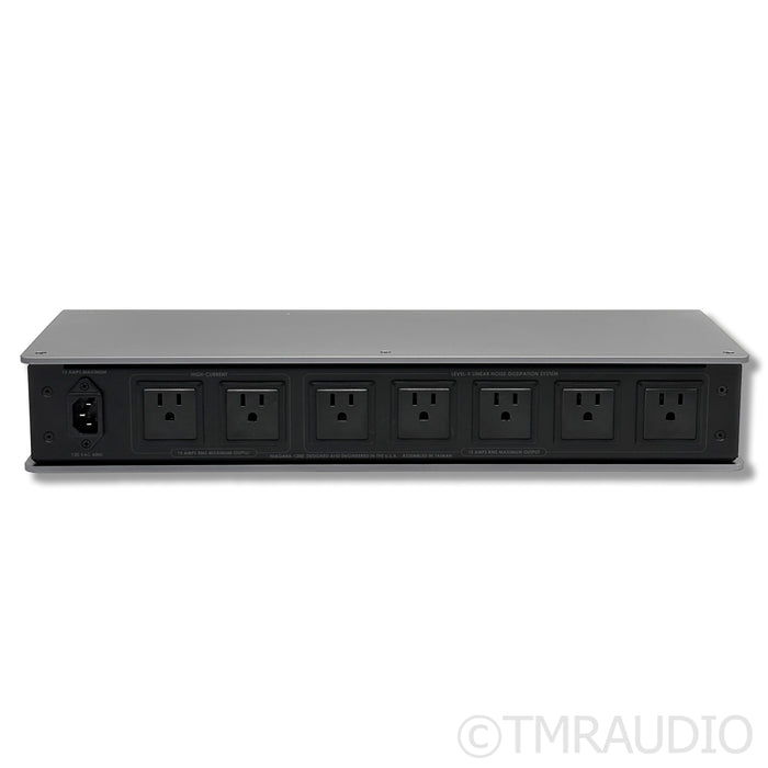 AudioQuest Niagara 1200 AC Power Conditioner (1/1)