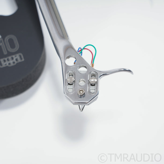 Rega Planar 10 Belt-Drive Turntable with Rega Apheta 3 MC Cartridge