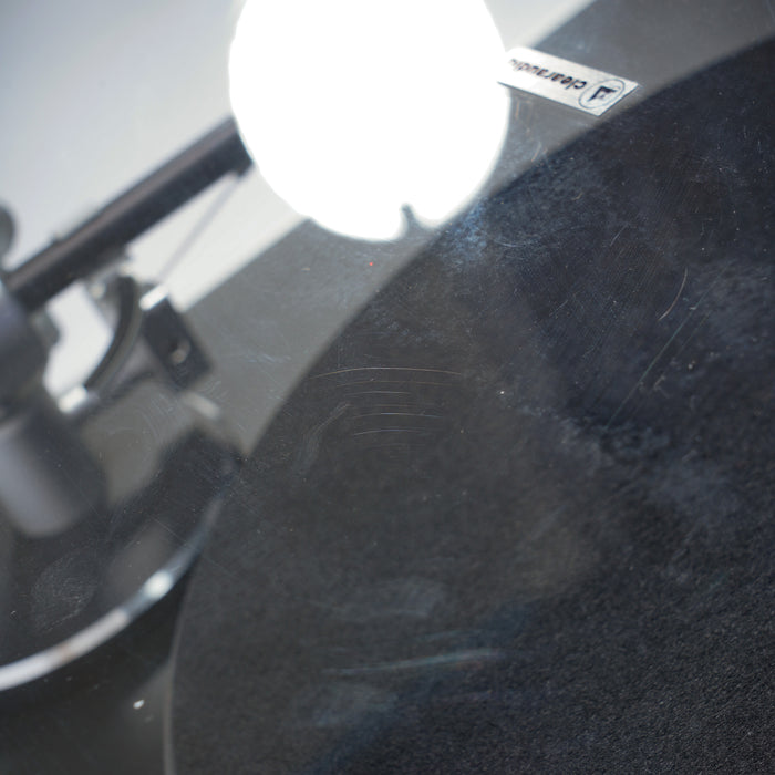 Clearaudio Concept AiR Belt-Drive Turntable; Satisfy Black 9" Tonearm (No Cart.)