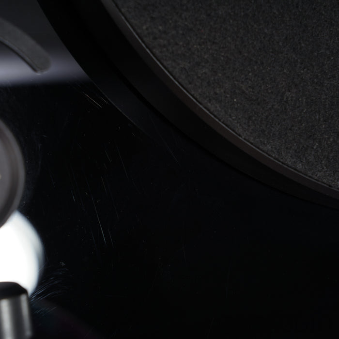 McIntosh MT2 Belt-Drive Turntable; Black w/ Sumiko Blue Point No.2 MC Cartridge