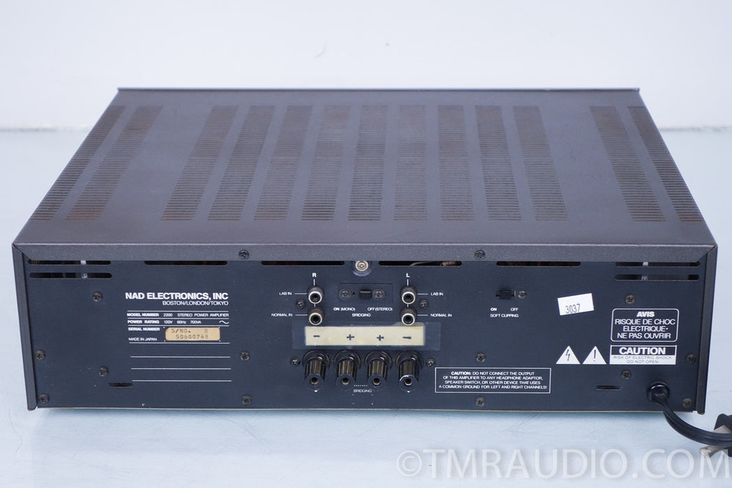 NAD 2200 Stereo Power Amplifier