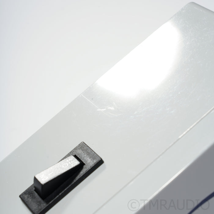 Audience Adept Response aR2p-T4 AC Power Line Conditioner (Open Box)