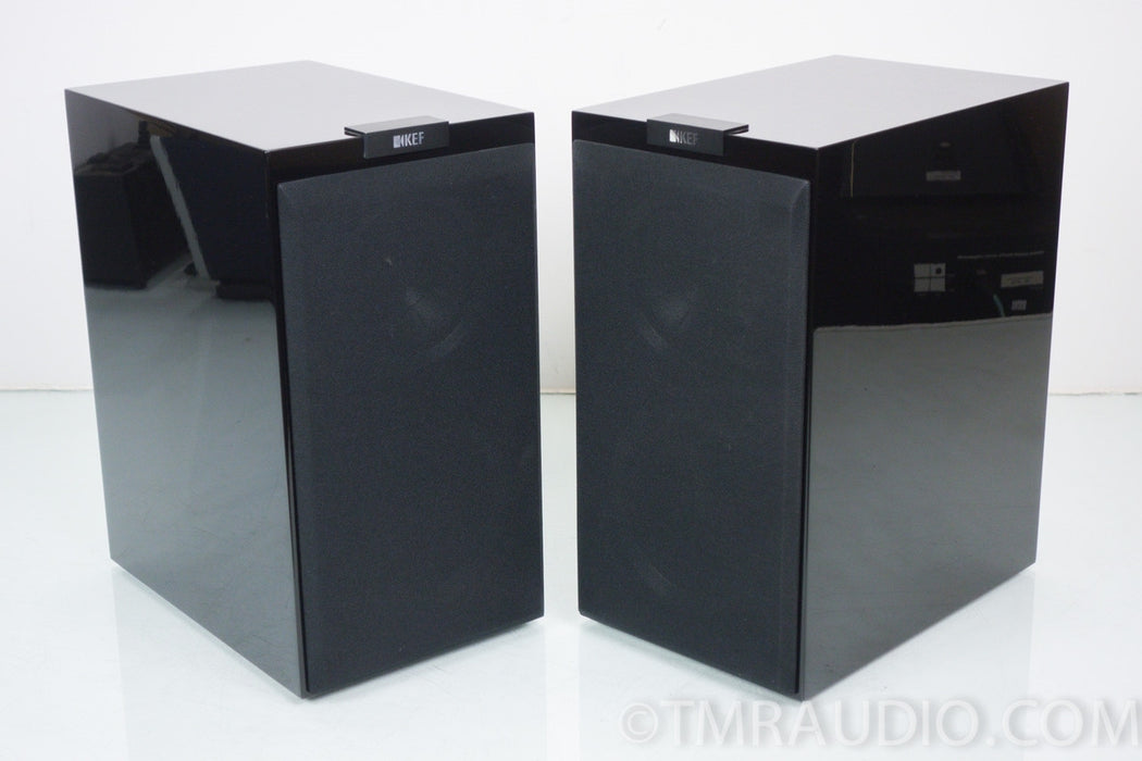 Kef R300 Bookshelf Speakers in Factory Box
