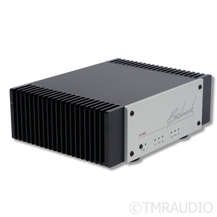 Benchmark Media AHB2 Stereo/Mono Power Amplifier