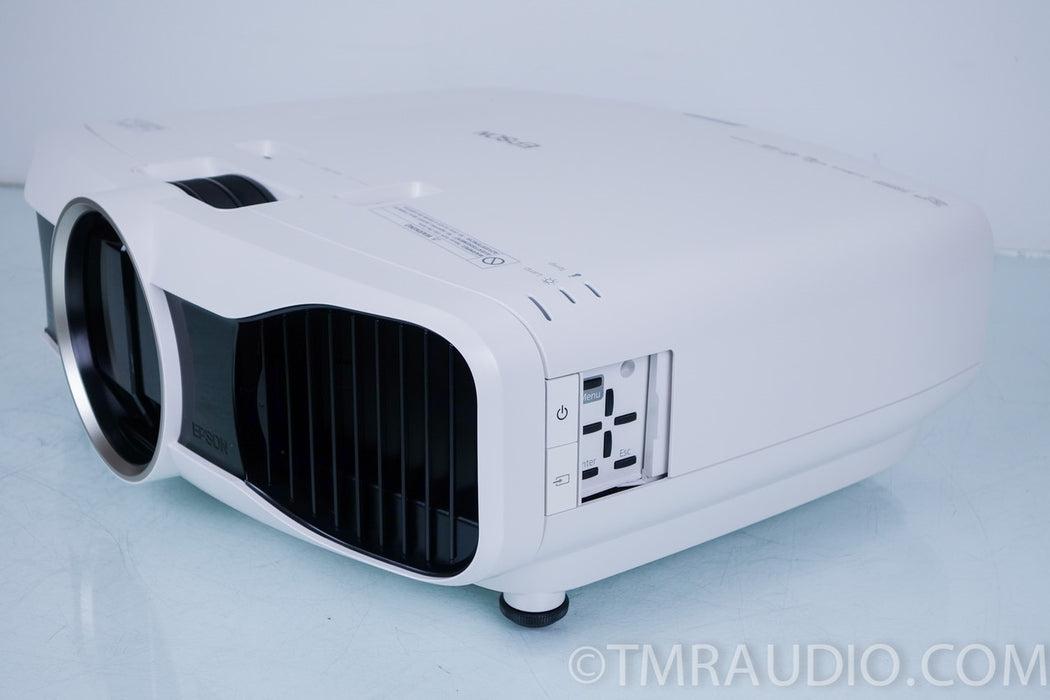 Epson 5030UBe 2D/3D 1080p 3LCD Projector