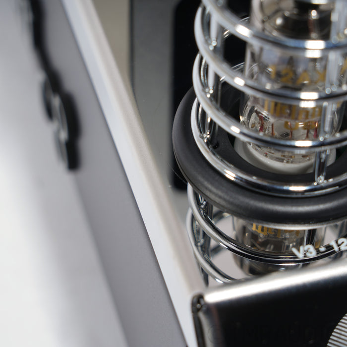 McIntosh C8 Tube Preamplifier; MM/MC Phono