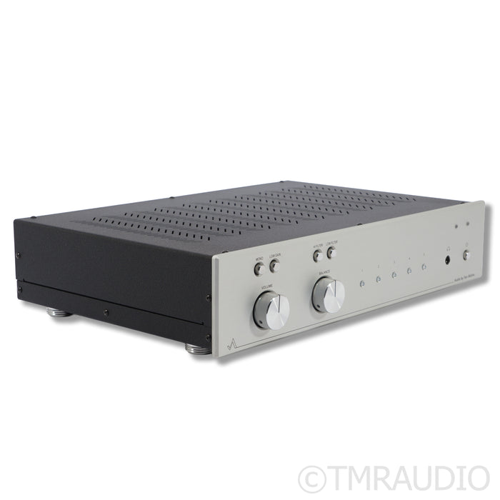 Audio by Van Alstine FET Valve CFR Tube Preamplifier
