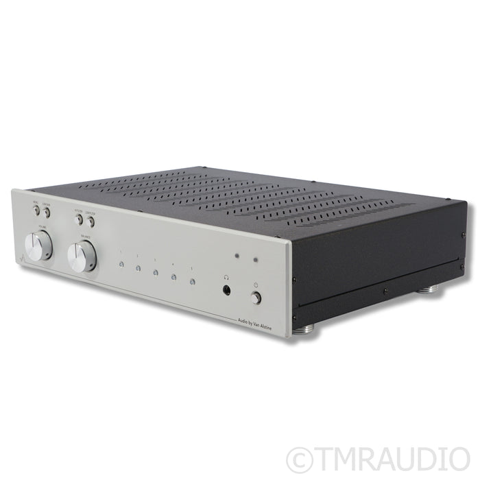 Audio by Van Alstine FET Valve CFR Tube Preamplifier