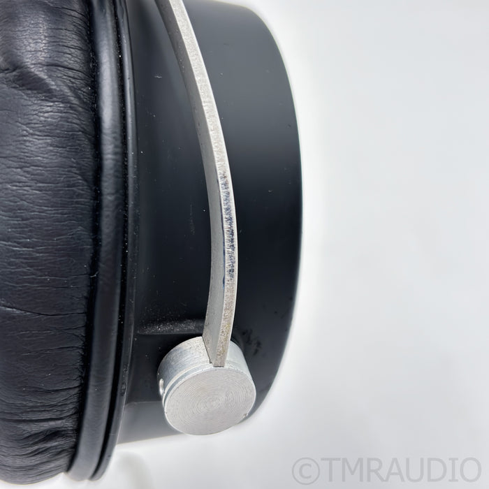 McIntosh MHP1000 Closed Back Headphones
