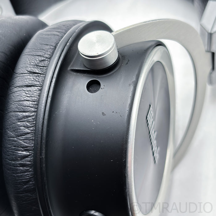 McIntosh MHP1000 Closed Back Headphones