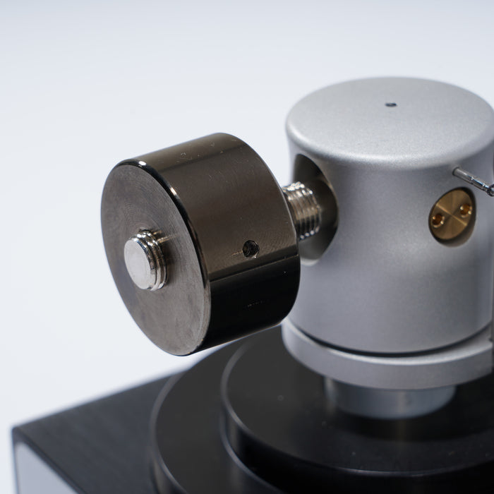 Mark Levinson No. 5105 Belt-Drive Turntable; Hana ML MC Cartridge