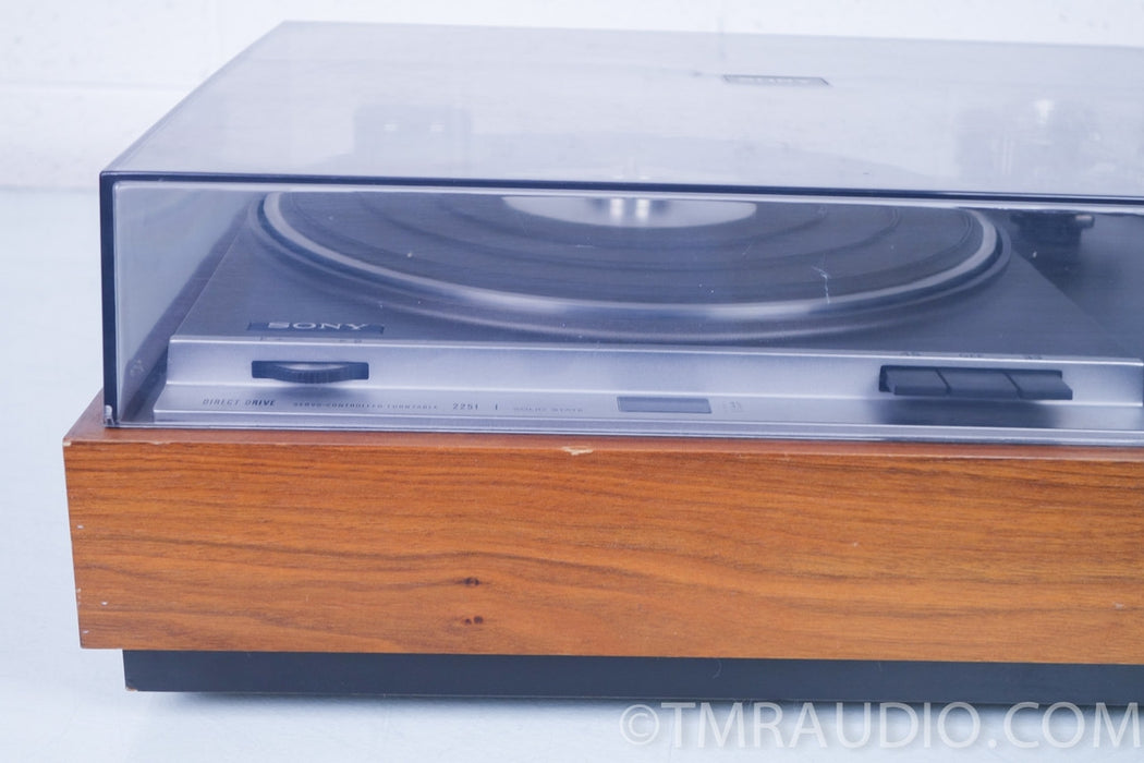 Sony 2251 Direct Drive Turntable w/ Shure VN35he Cart.