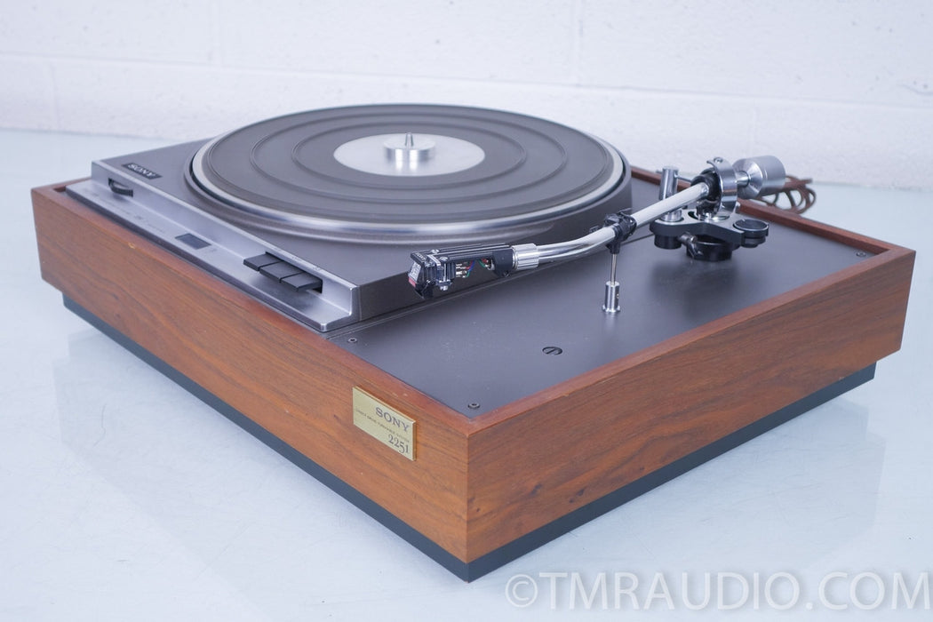 Sony 2251 Direct Drive Turntable w/ Shure VN35he Cart.