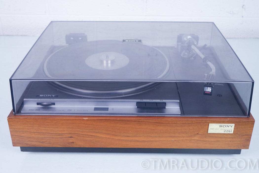 Sony 2251 Direct Drive Turntable w/ Shure VN35he Cart.