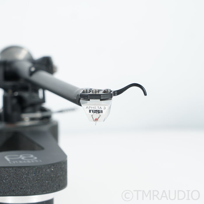 Rega Planar 8 Belt Drive Turntable; Apheta 3 MC Cartridge