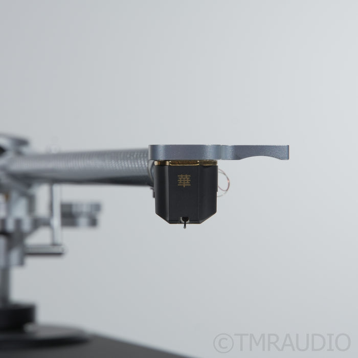 Clearaudio Performance DC AiR Turntable; 9" Tracer Tonearm; Hana ML MC Cartridge